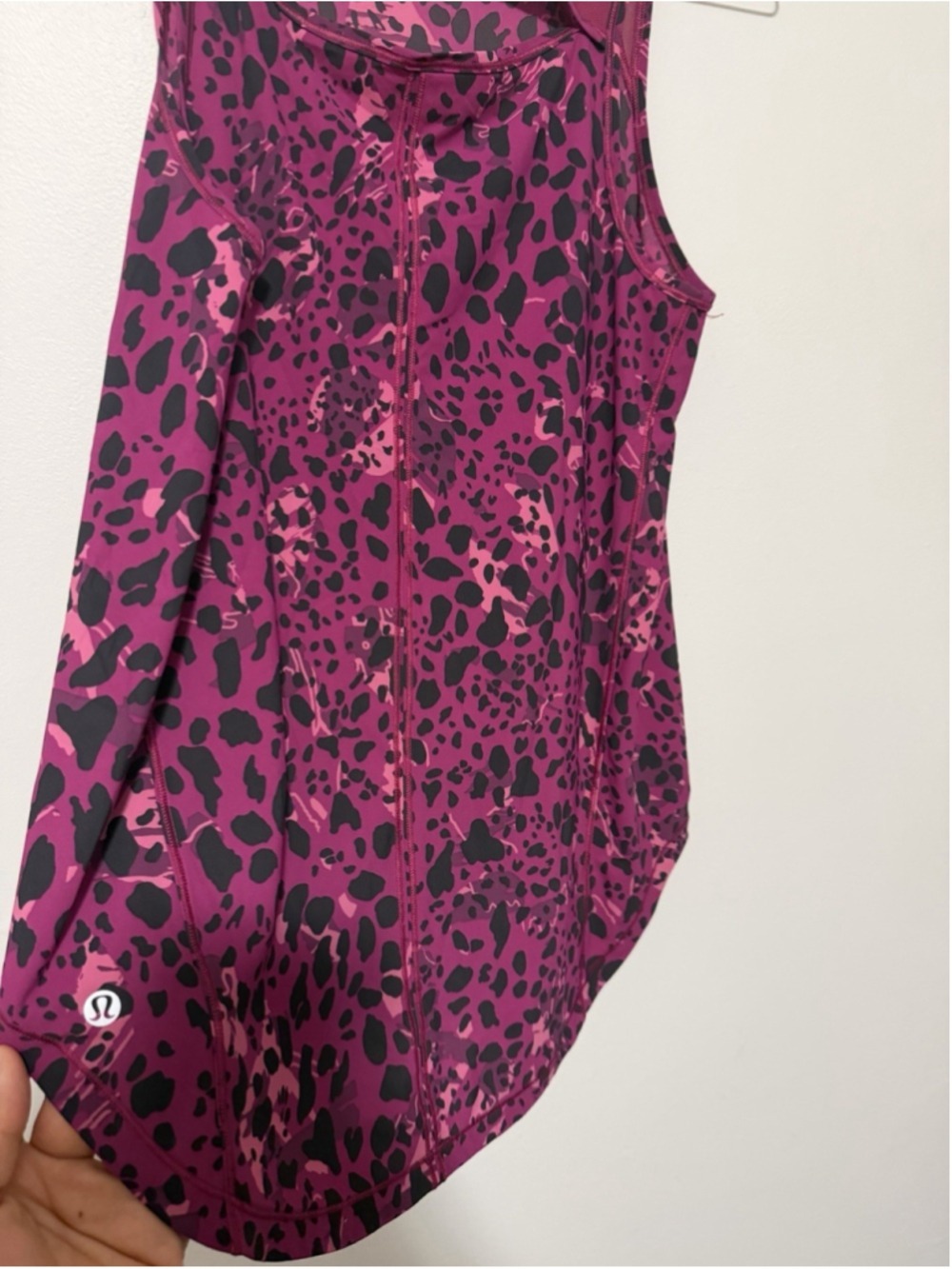 Lululemon Sculpt Tank Top Back Vent Cheetah Camo Magenta Pink Purple size 4 - Picture 4 of 4